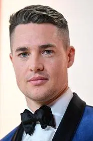 Alexander Dreymon profile