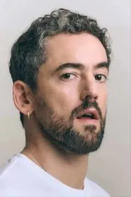 Luis Gerardo Méndez profile